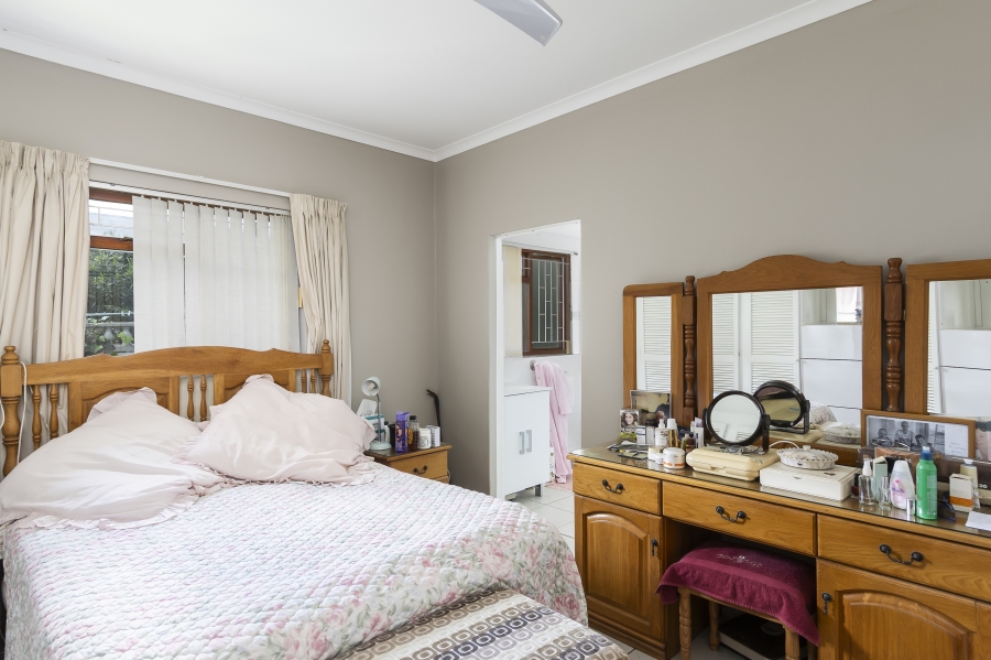 6 Bedroom Property for Sale in Morningside Western Cape